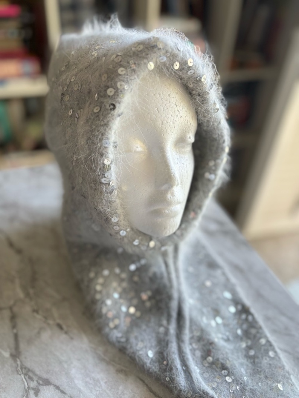 NWOT LE PETIT AGNEAU Sequin Detail Gray Hood Scarf Cashmere & Angora O/S - Picture 5 of 13